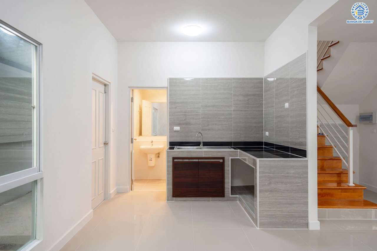 บ้านมือสองตกแต่งใหม่ แบรนด์ Property Perfect ม.เพอร์เฟคพาร์ค พระราม5-บางใหญ่ (ซ.วัดพระนอน) เนื้อที่ 36 ตร.ว. บ้านแฝดฟังก์ชันระดับบ้านเดี่ยว! 3 ห้องนอน 2 ห้องน้ำ 2 ที่จอดรถ Private Zone พร้อม Facilities ครบครัน บนทำเลเชื่อมต่อถนนกาญจนาฯ ใกล้ทางด่วน ศรีรัช-วงแหวนฯ เซ็นทรัลเวสต์เกต และรถไฟฟ้าสายสีม่วง "สถานีตลาดบางใหญ่"